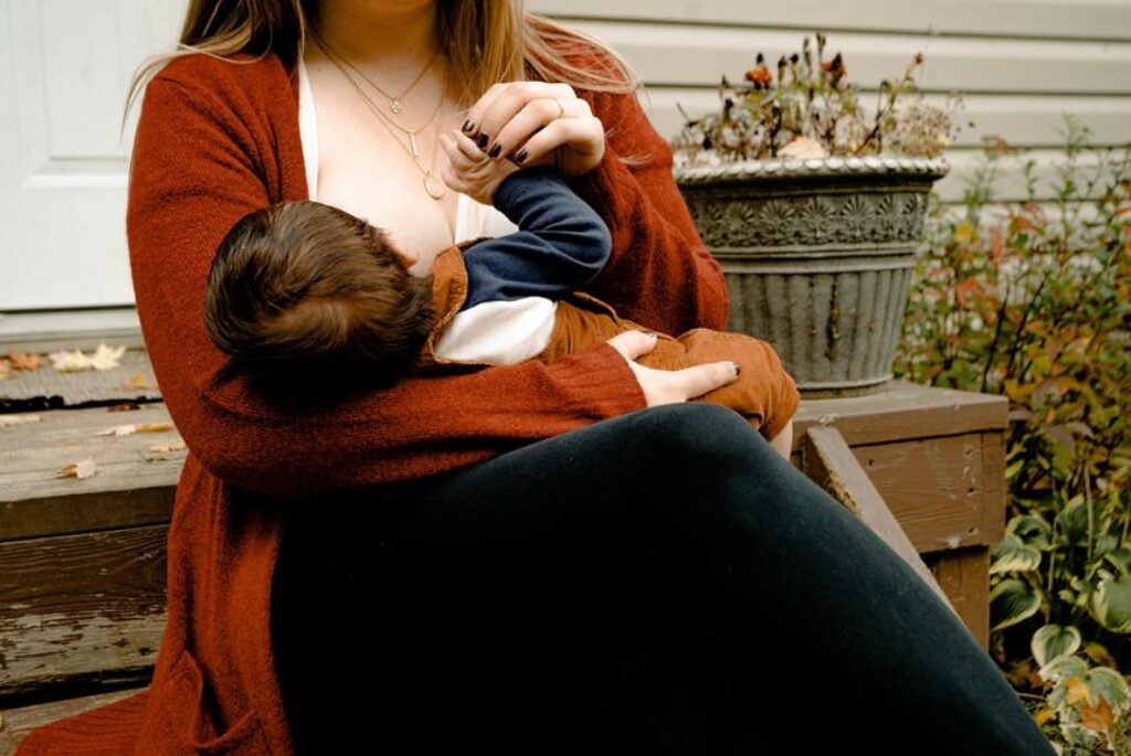 breastfeeding benefits outweigh formula