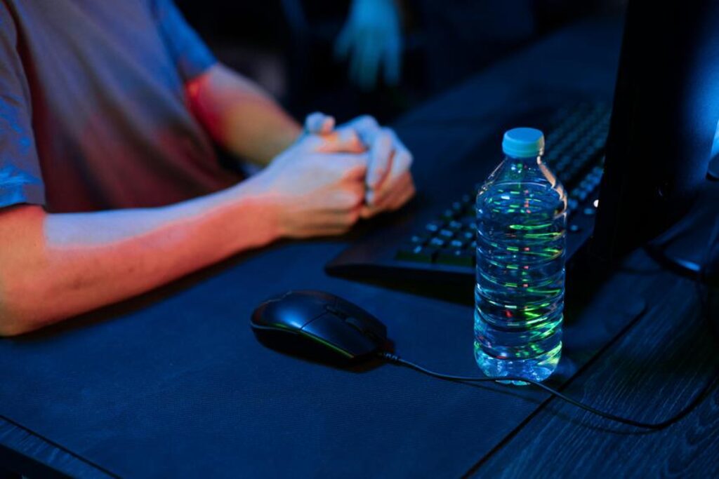 ergonomic gaming desk setup