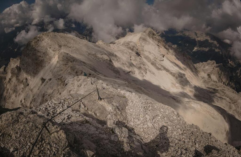 hiking in extreme weather