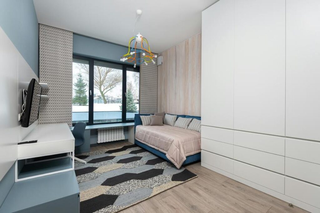 maximizing under bed storage space