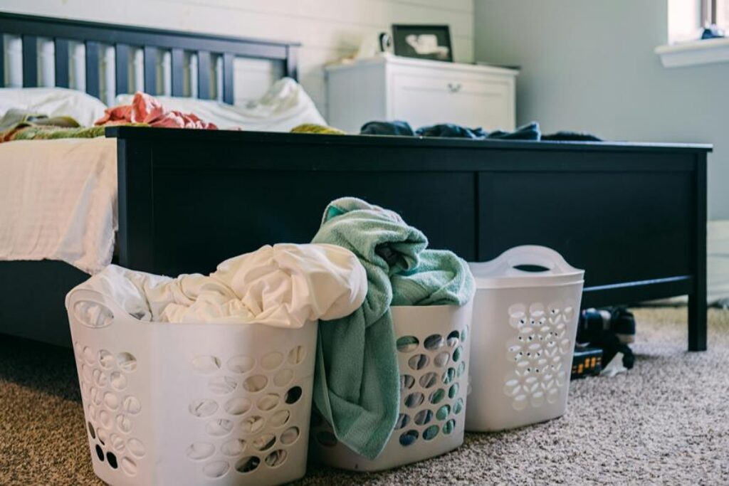 organize to reduce clutter